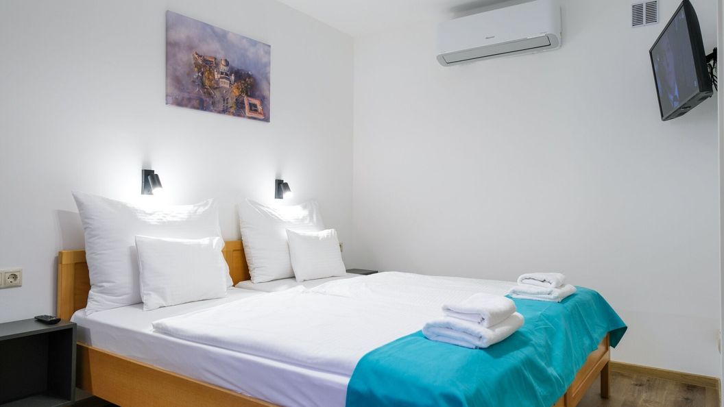 Hotel Adalbert - Boldog Meszlényi Zoltán Ház (1)