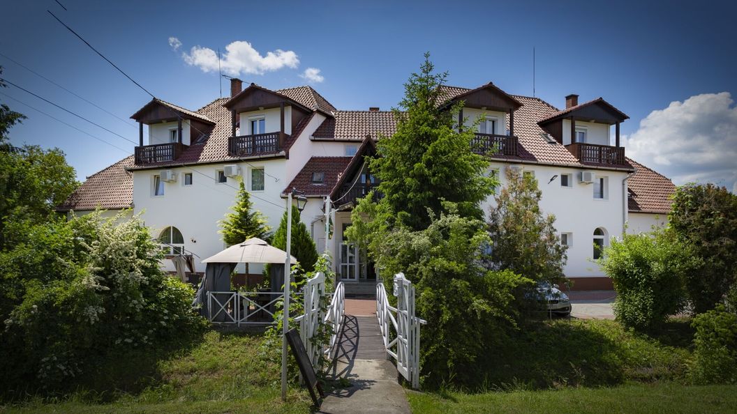 Alabástrom Panzió és Étterem Bogács (1)