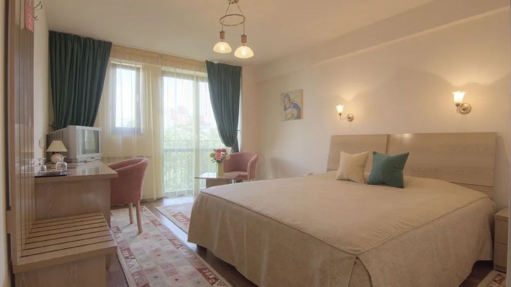 Hotel Michelangelo București (1)