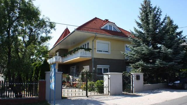 Sárga-Kék ház Vonyarcvashegy (1)