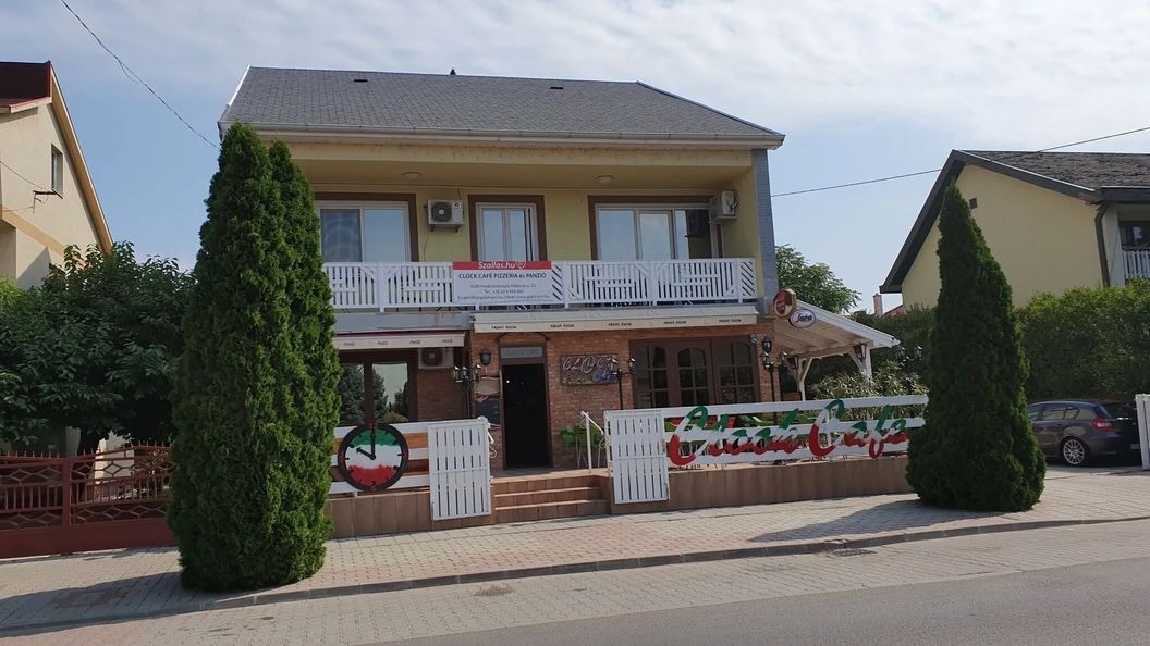 Clock Café Pizzéria és Panzió Hajdúszoboszló (1)