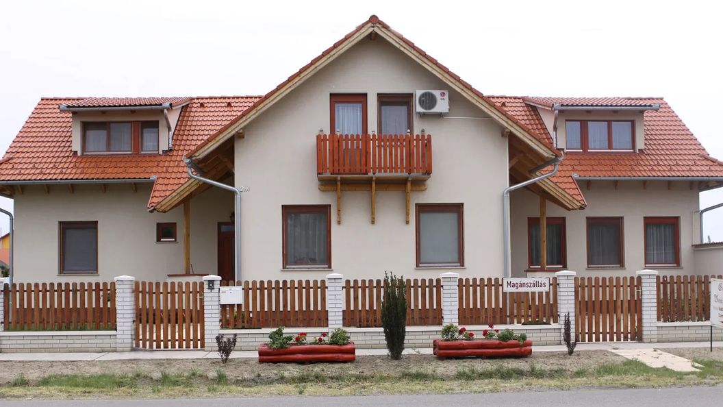 Csipkeház Apartman Cserkeszőlő (1)