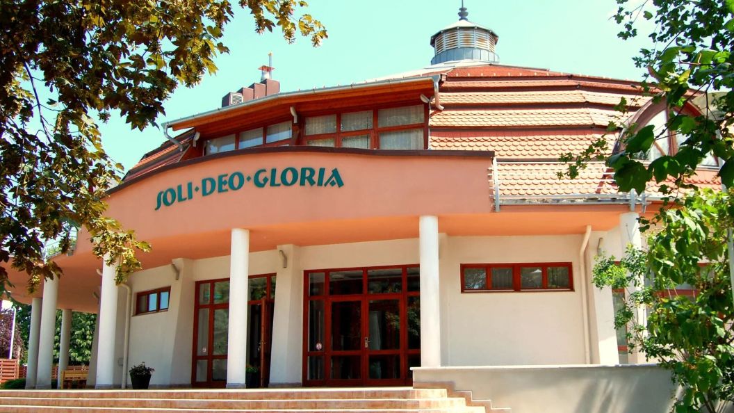 SDG Családi Hotel és Konferencia Központ Balatonszárszó (1)