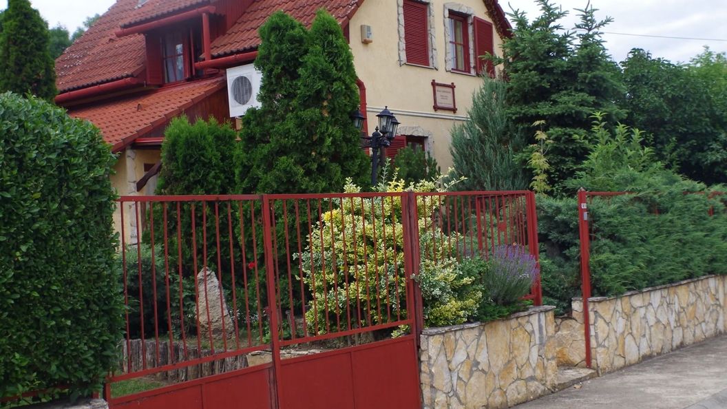 Nóra Vendégház Abádszalók (1)