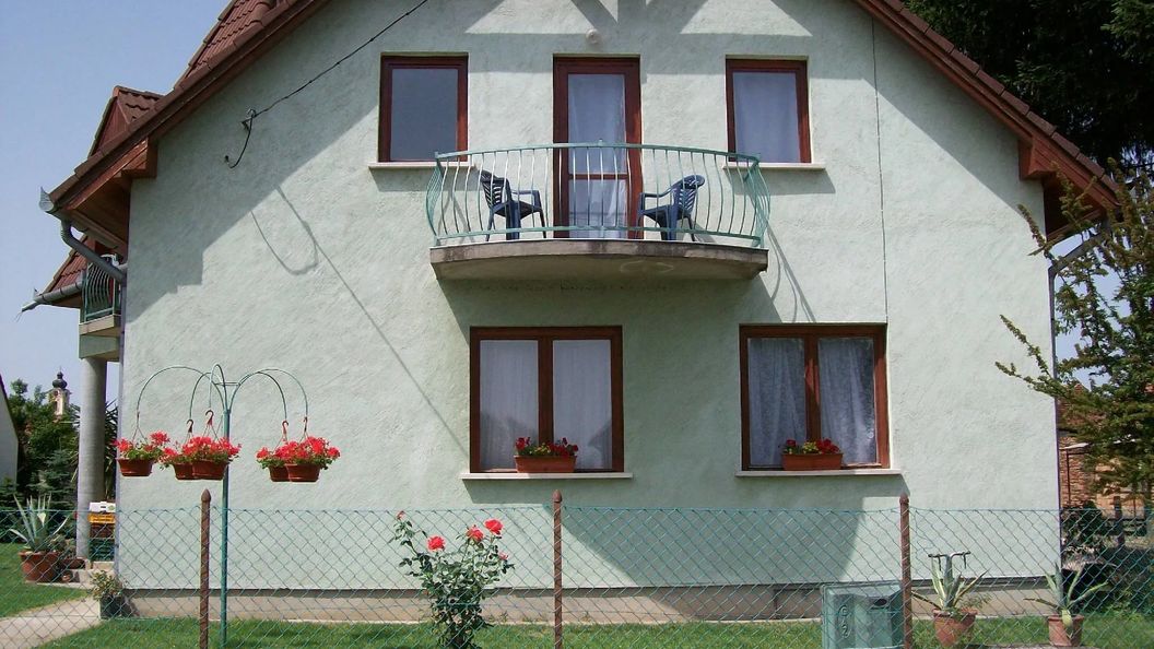 Borostyán Vendégház Balatonkeresztúr (1)