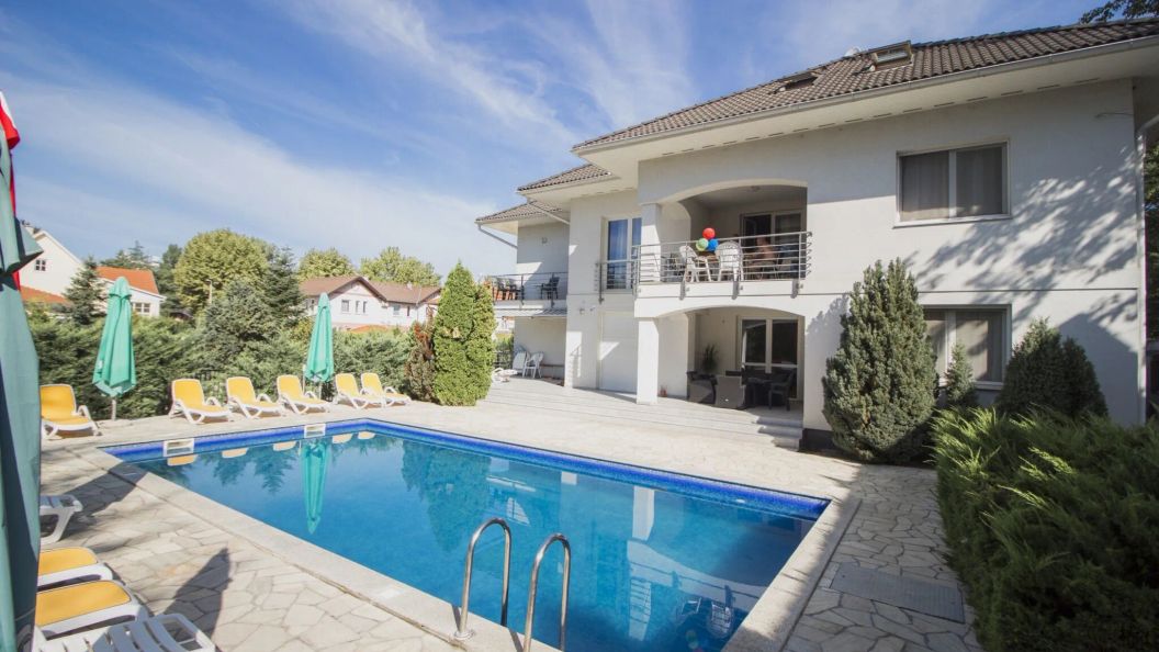Komáromi Apartmanház Balatonlelle (1)