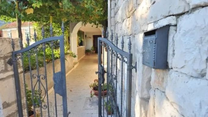 Villa Whitehouse Omiš (1)