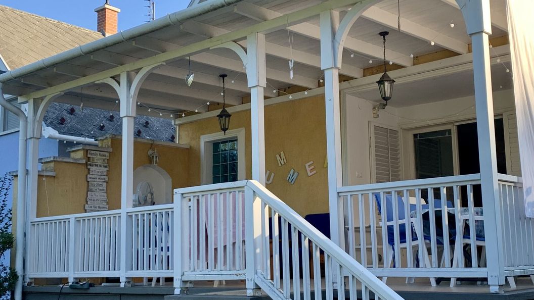 Sárga Villa Balatonkenese (1)