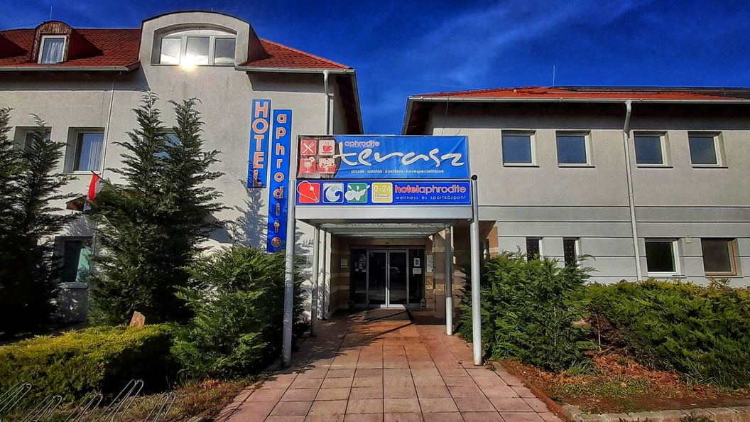 Aphrodite Hotel Göd (1)