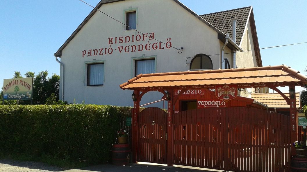 Kisdiófa Panzió és Vendéglő Vajdácska (1)