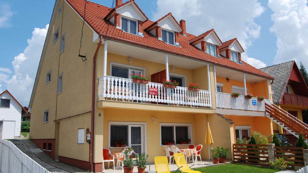 Erzsébet Apartmanház Balatonlelle (1)