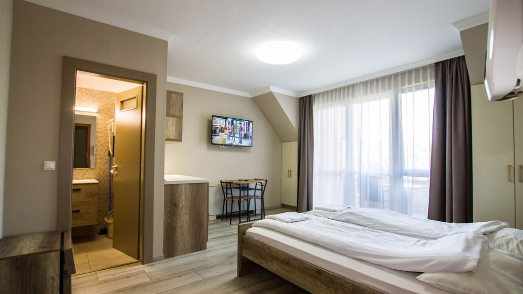 Skorpió Lak Hajdúszoboszló (1)