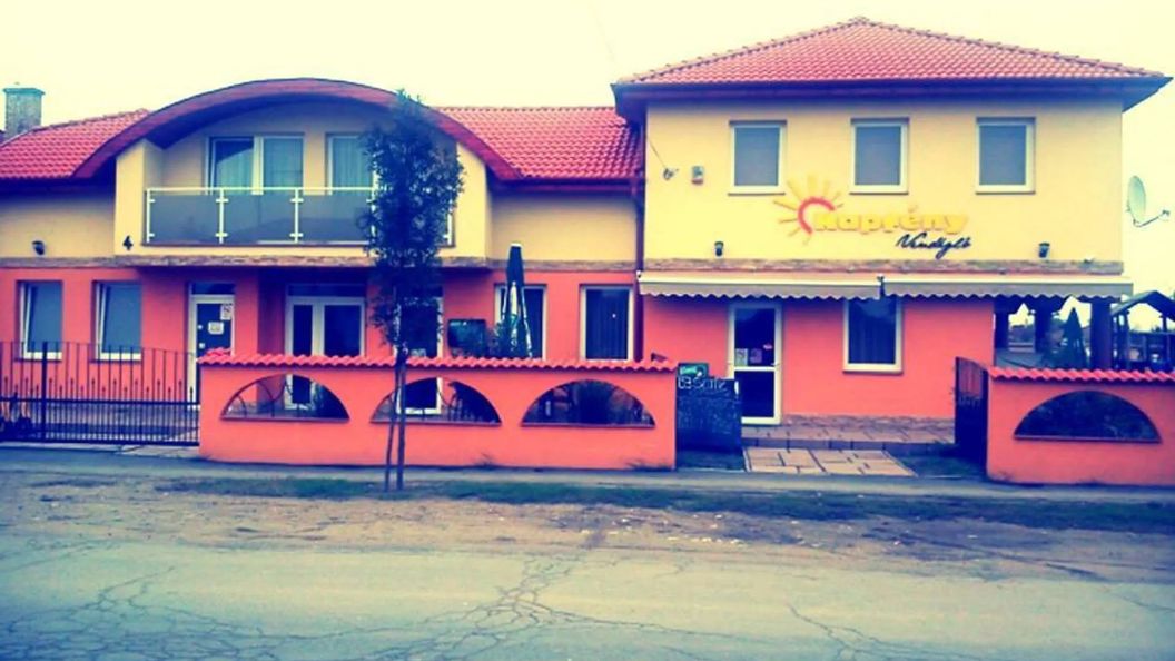 Napfény Vendéglő és Szálláshely Sámsonkert - Hajdúsámson (1)