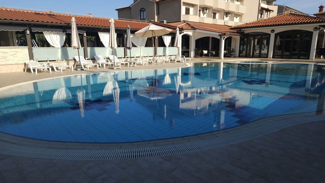 Hotel Villa Letan Peroj (1)
