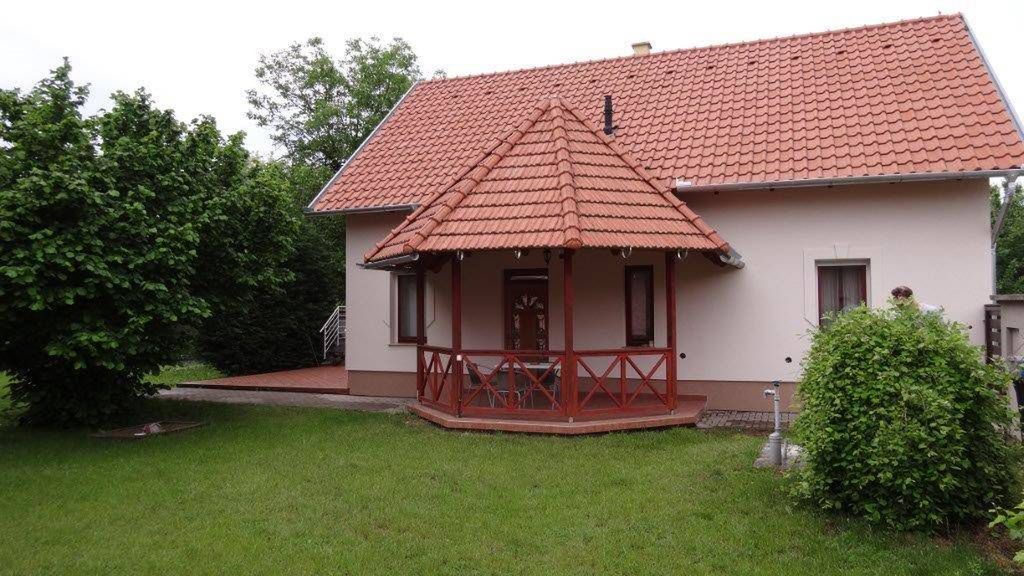 Happy Mammy Bababarát Vendégház Fészek Gyopárosfürdő (1)