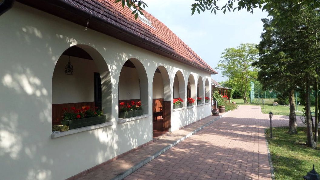 Fenyves Apartman Balatonfenyves (1)