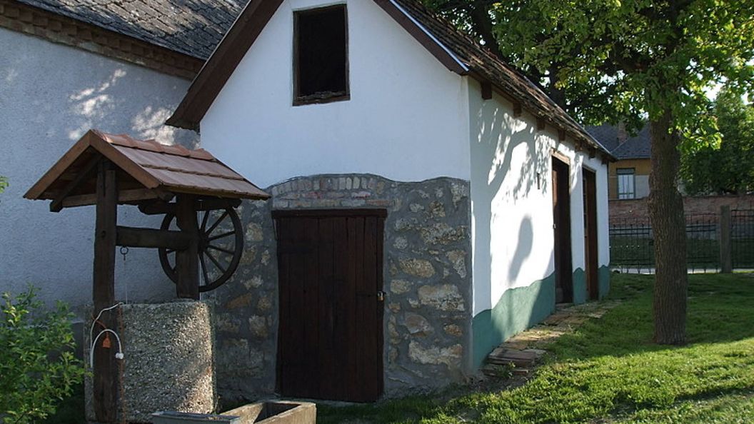 Bike Stop Duna Apartman Dunaszentmiklós (1)