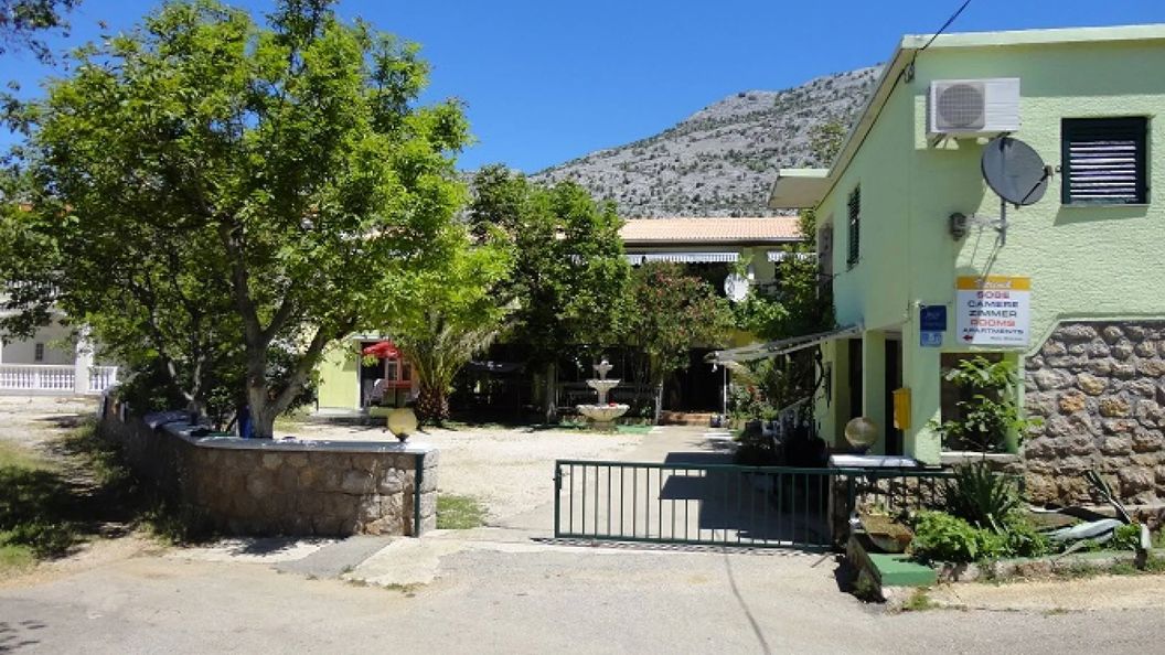 Apartmani Vitrenik Starigrad Paklenica (1)