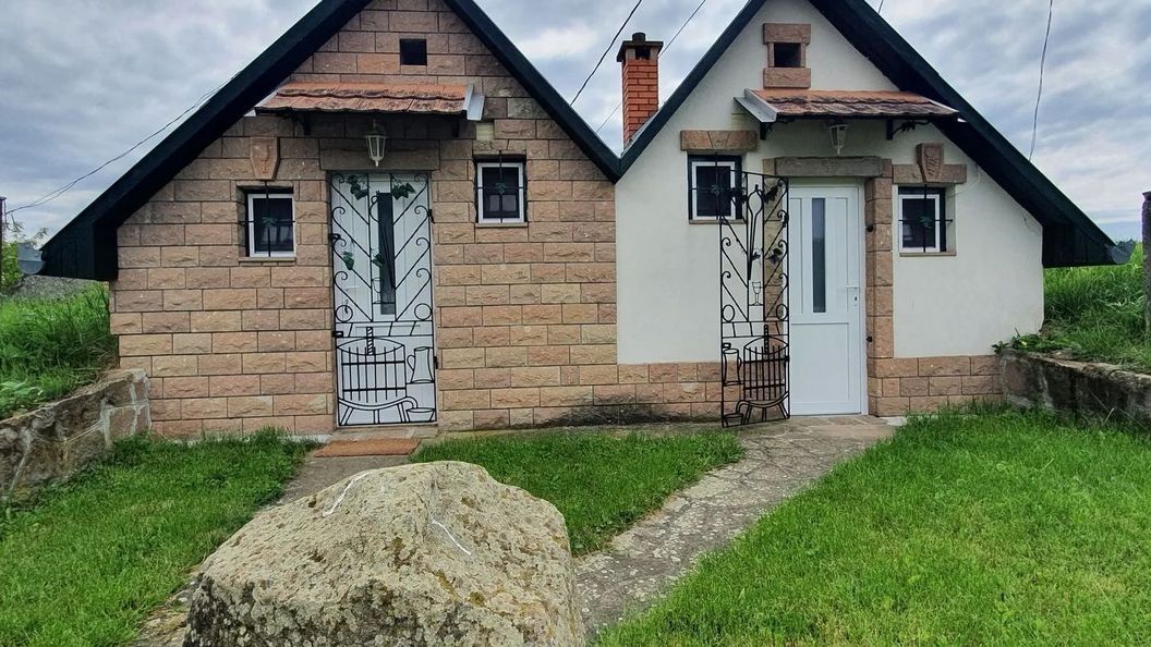 Pásti Pincék és Pihenőházak Cserépfalu (1)