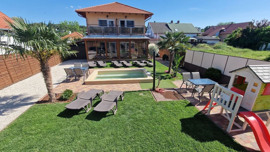 Napsugár Villa B Siófok (1)