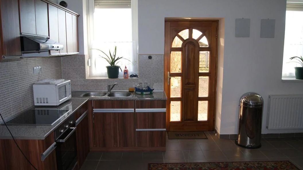 Meteor Vendégház Békéscsaba (1)