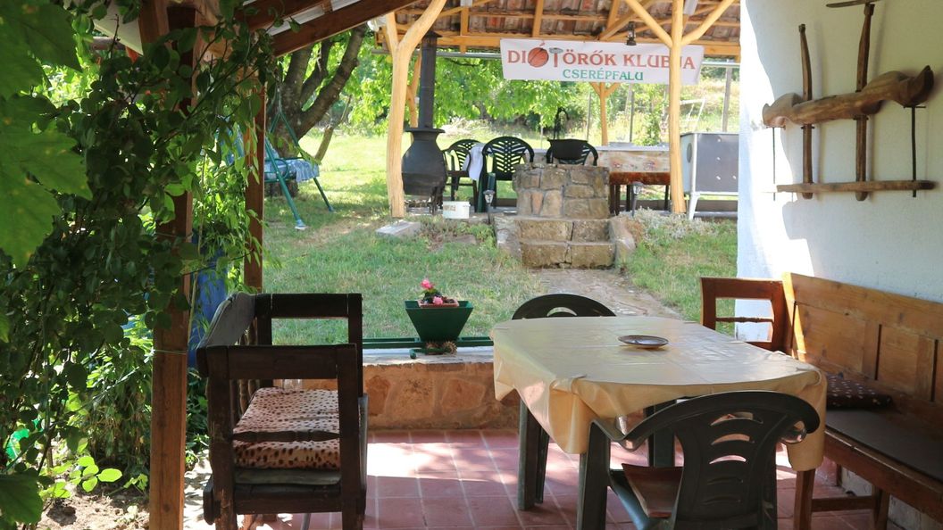 Kertvégi Pihenőház Cserépfalu (1)