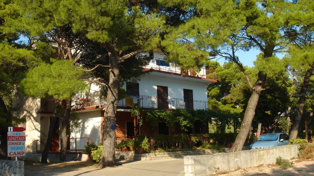Apartmani Popo Starigrad (1)