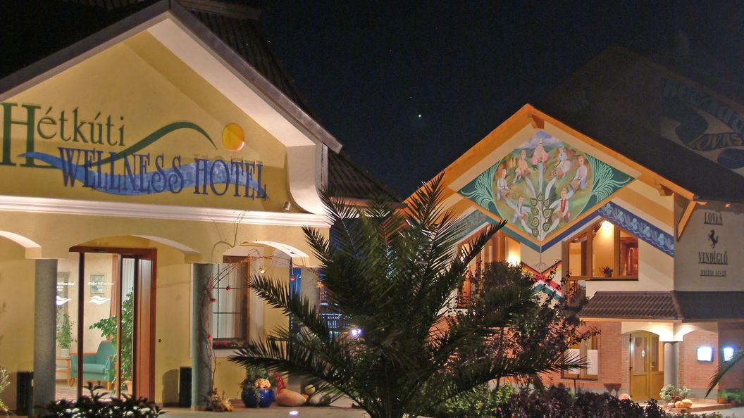 Hétkúti Wellness Hotel és Lovaspark Mór (1)