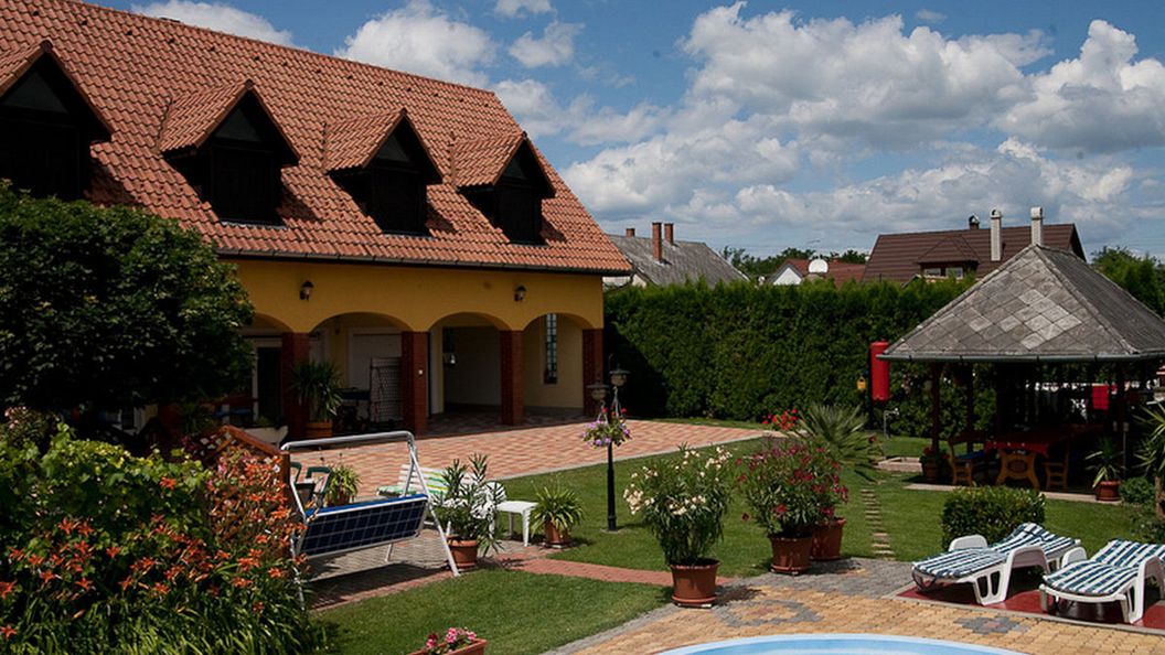 Holp Vendégház Balatonföldvár (1)