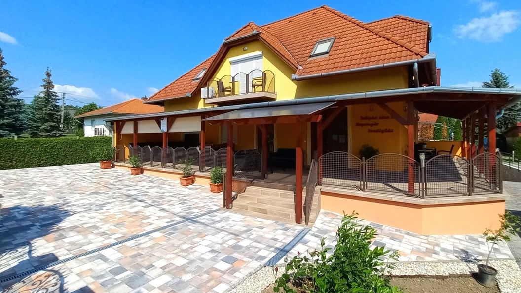 Napsugár Vendégház Vonyarcvashegy (1)