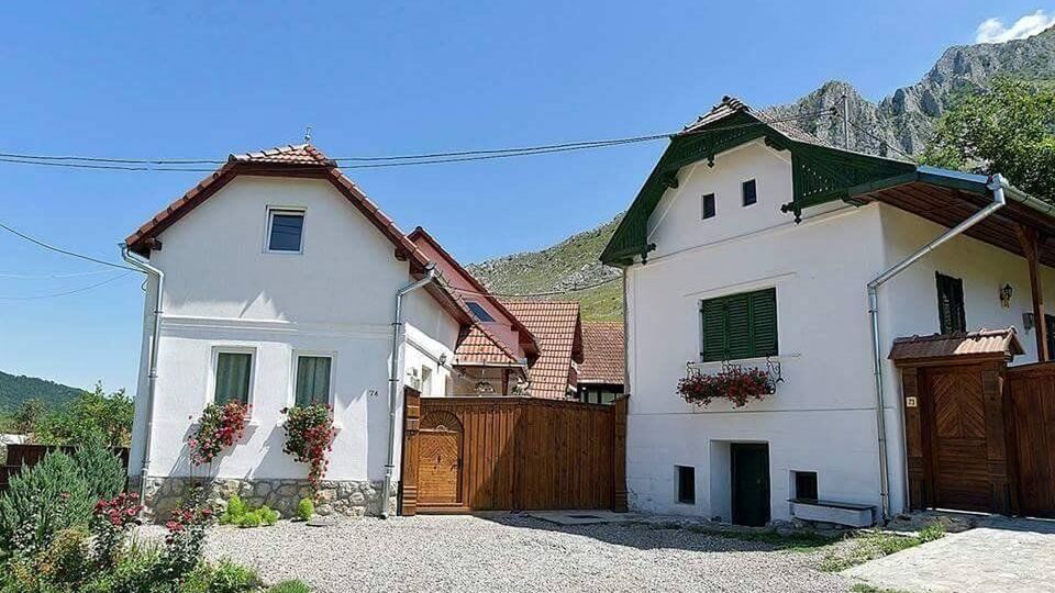 Casa Piroska Rimetea (1)