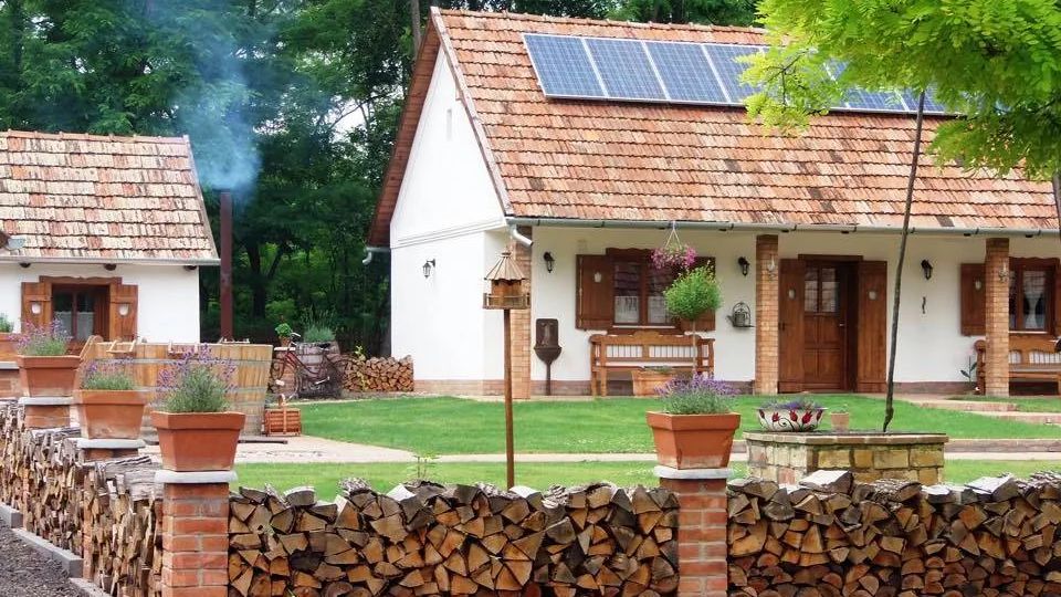 Inczédi Tanya Ladánybene (1)