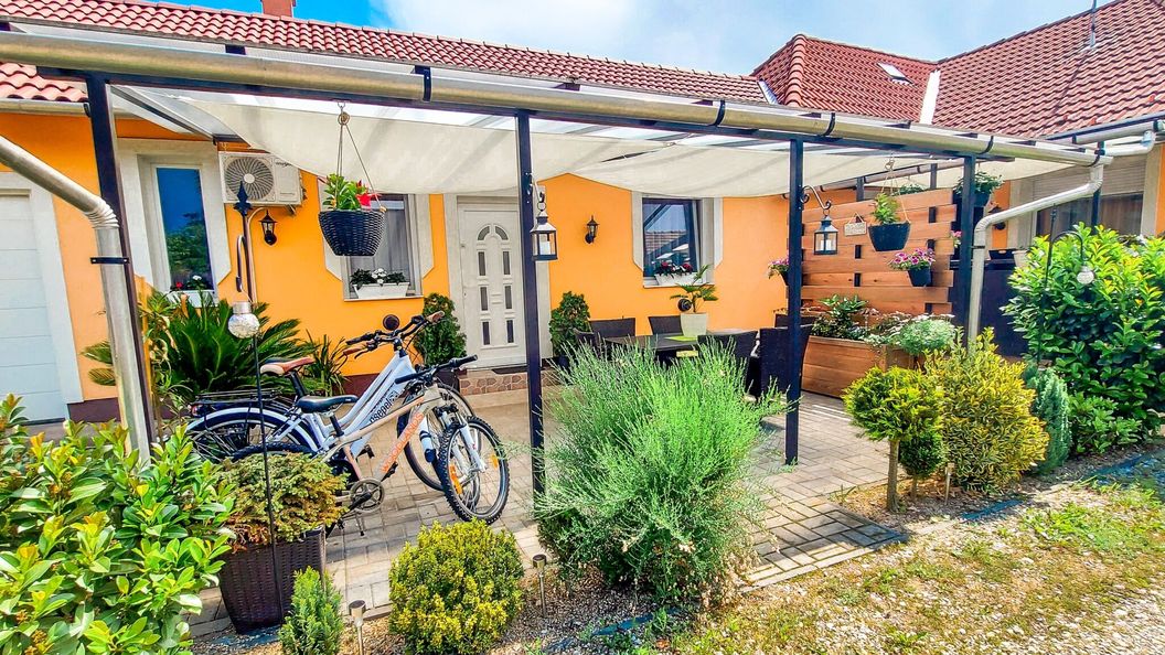 Kitti Apartman Bogács (1)