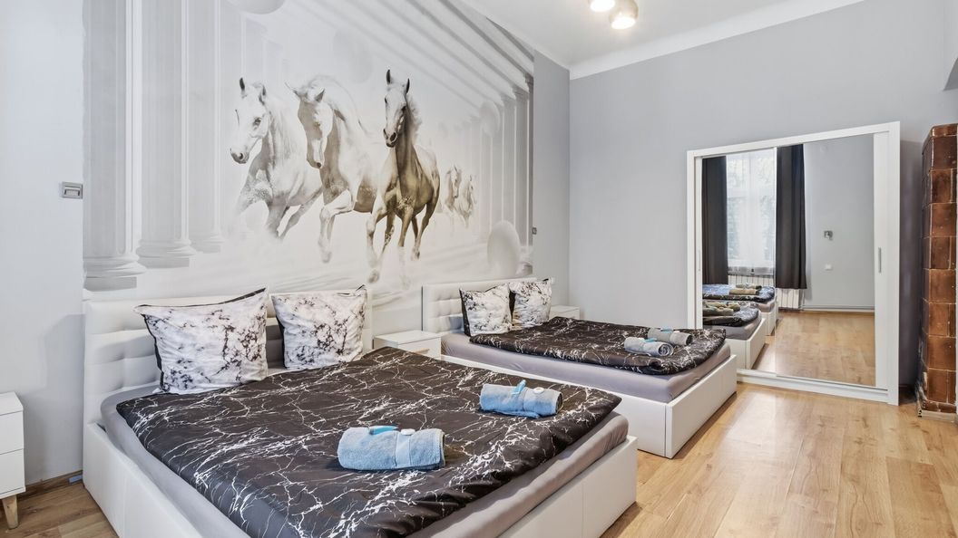 Hostel 70s and Queen Apartments Kraków (1)