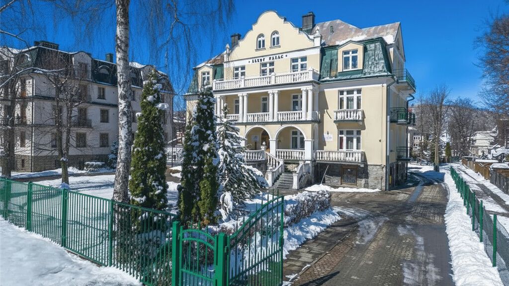 Dom Wczasowy Jasny Pałac Zakopane (1)