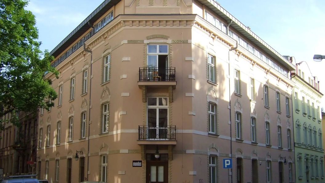 Crystal Suites Old Town (1)