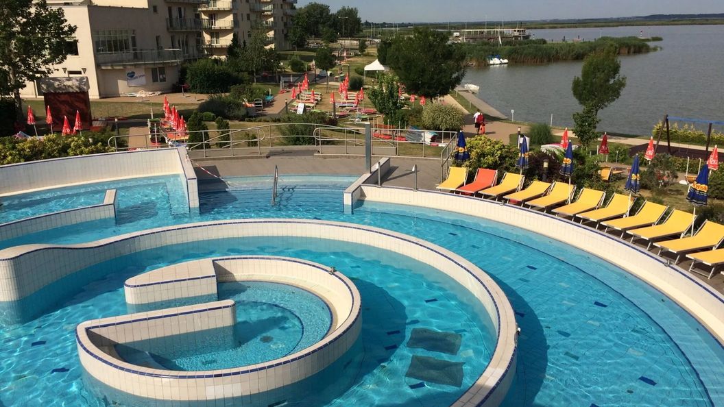 Beach & Wellness Apartman Velence (1)