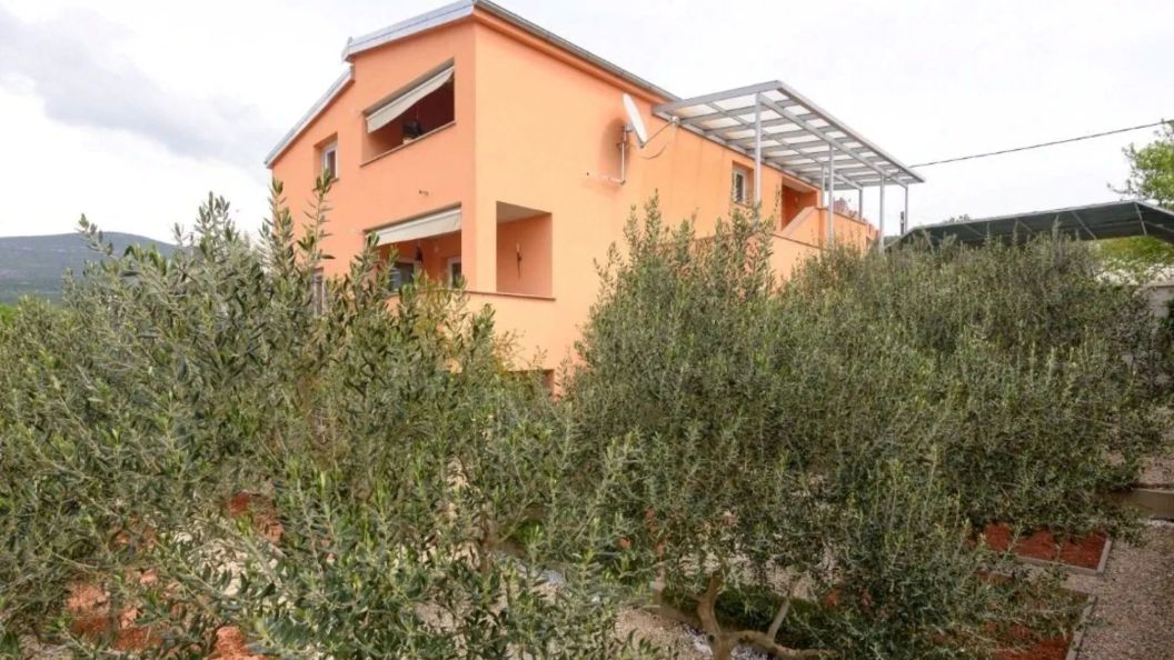Apartman Maslina Gornji Karin (1)
