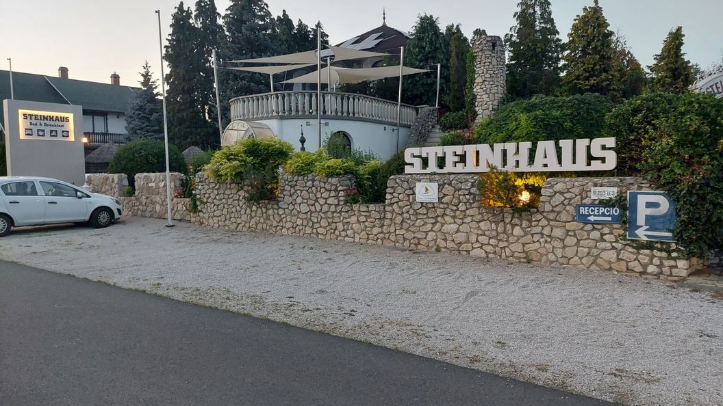 Steinhaus Bed & Breakfast Keszthely (1)