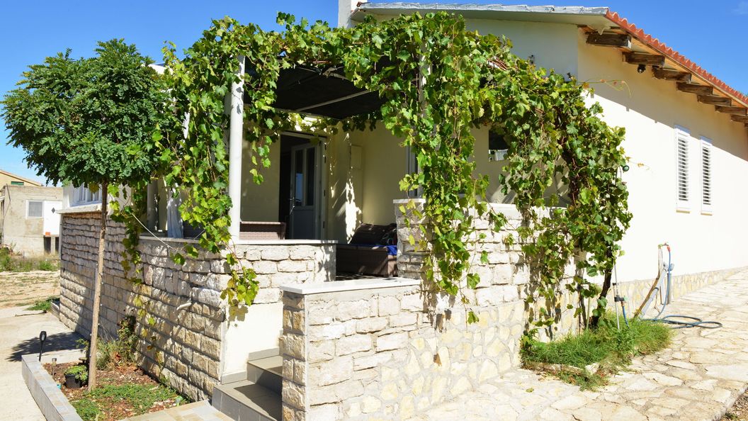 House Captain House Zirje (1)