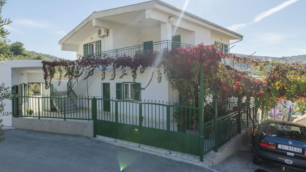 Apartments Nediljka Dolac (1)