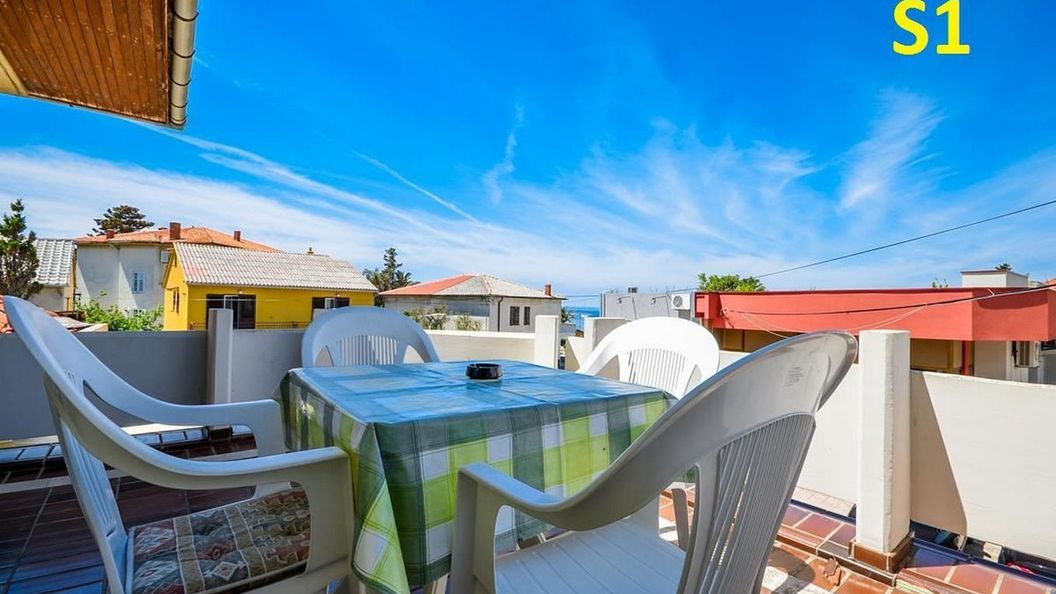 Apartment and Rooms Biserka Novalja (1)