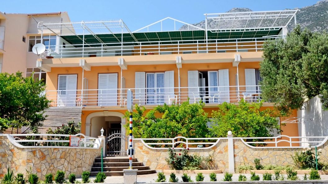 Apartments Joško Gradac (1)