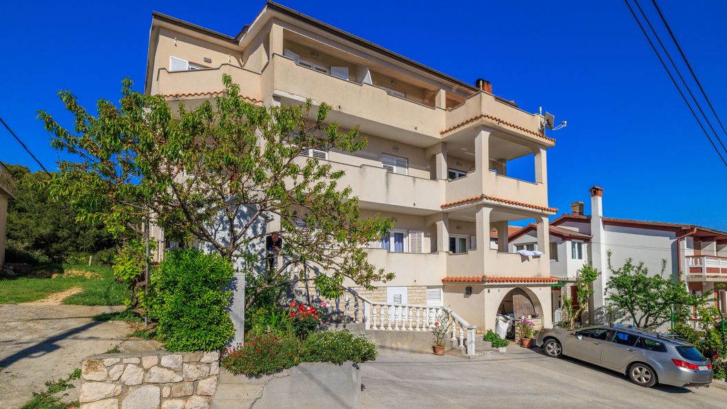 Apartments Marija Mundanije (1)