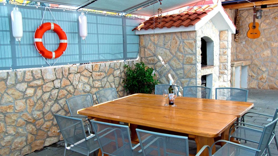 Apartments Jure Okrug Gornji (1)