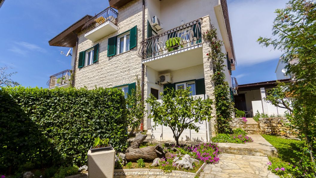 Apartments Mate Okrug Gornji (1)