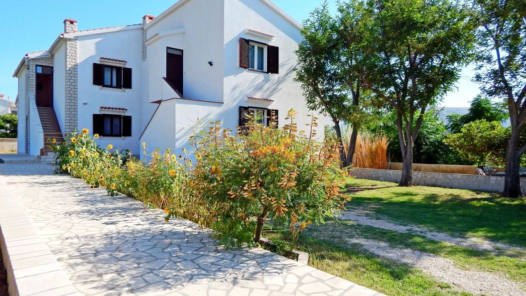 Apartments Rajko Pag (1)