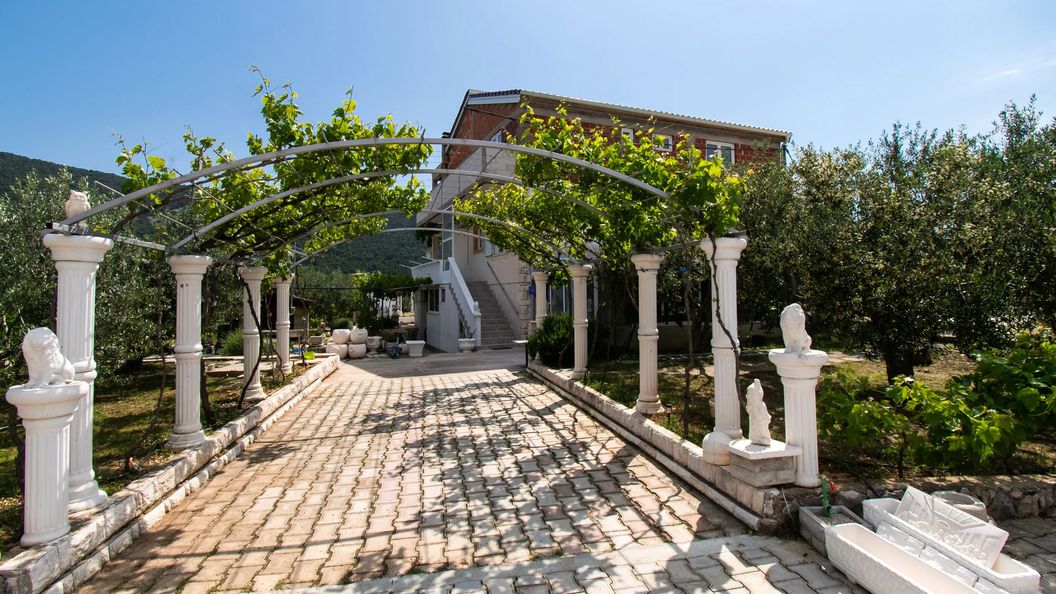 Apartments Jadranka Grebastica (1)