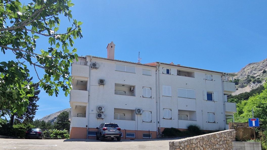 Apartments Vavričkova/Đikić Baska (1)