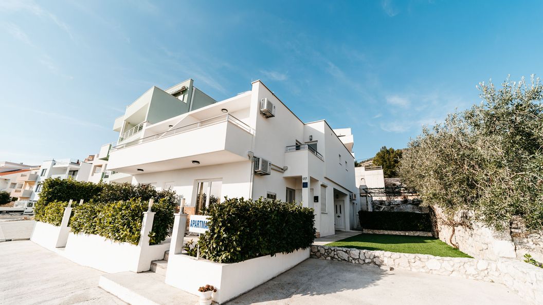 Apartments Seka Komarna (1)